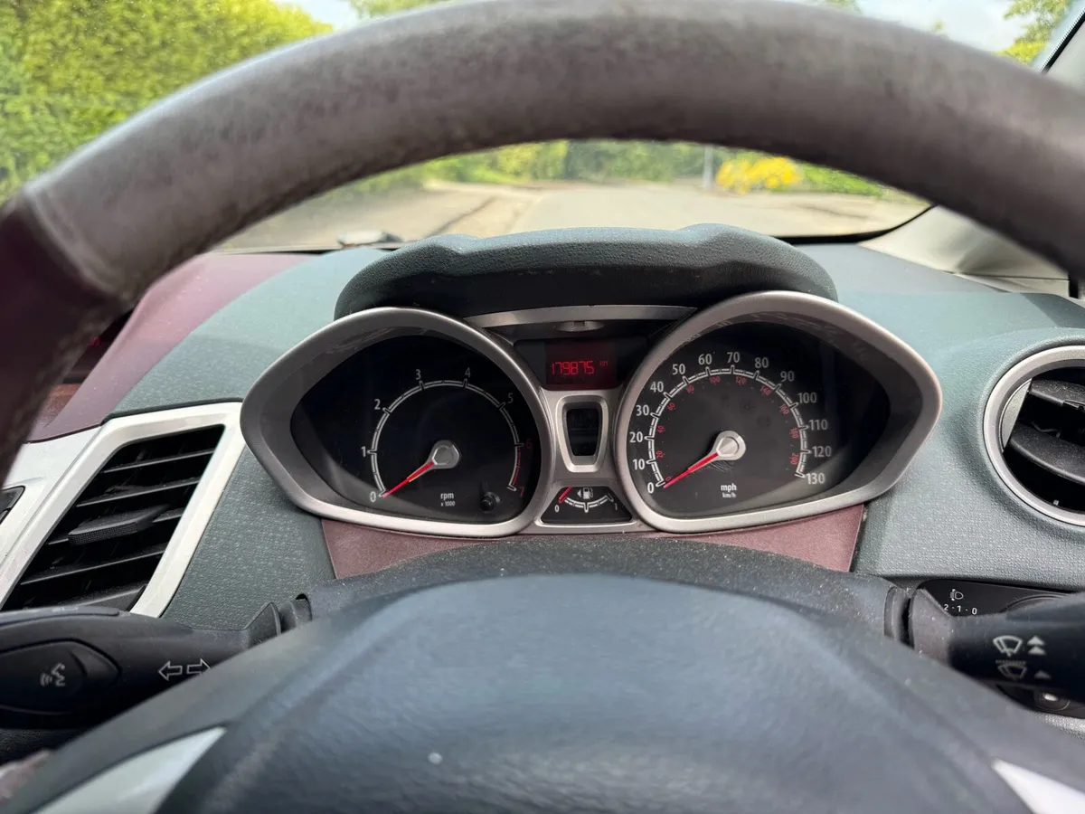 Ford Fiesta 2009 - Image 4