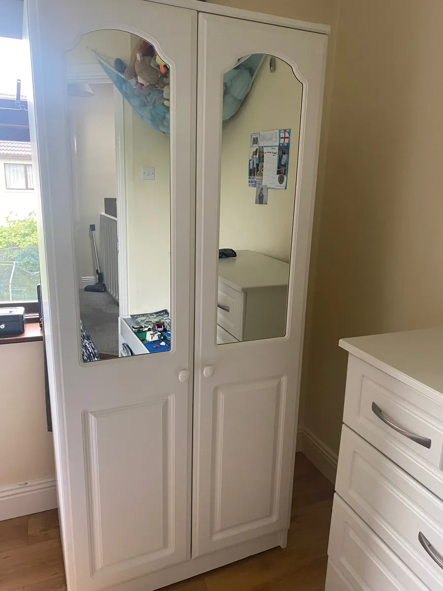 Wardrobe & drawer unit - Image 1