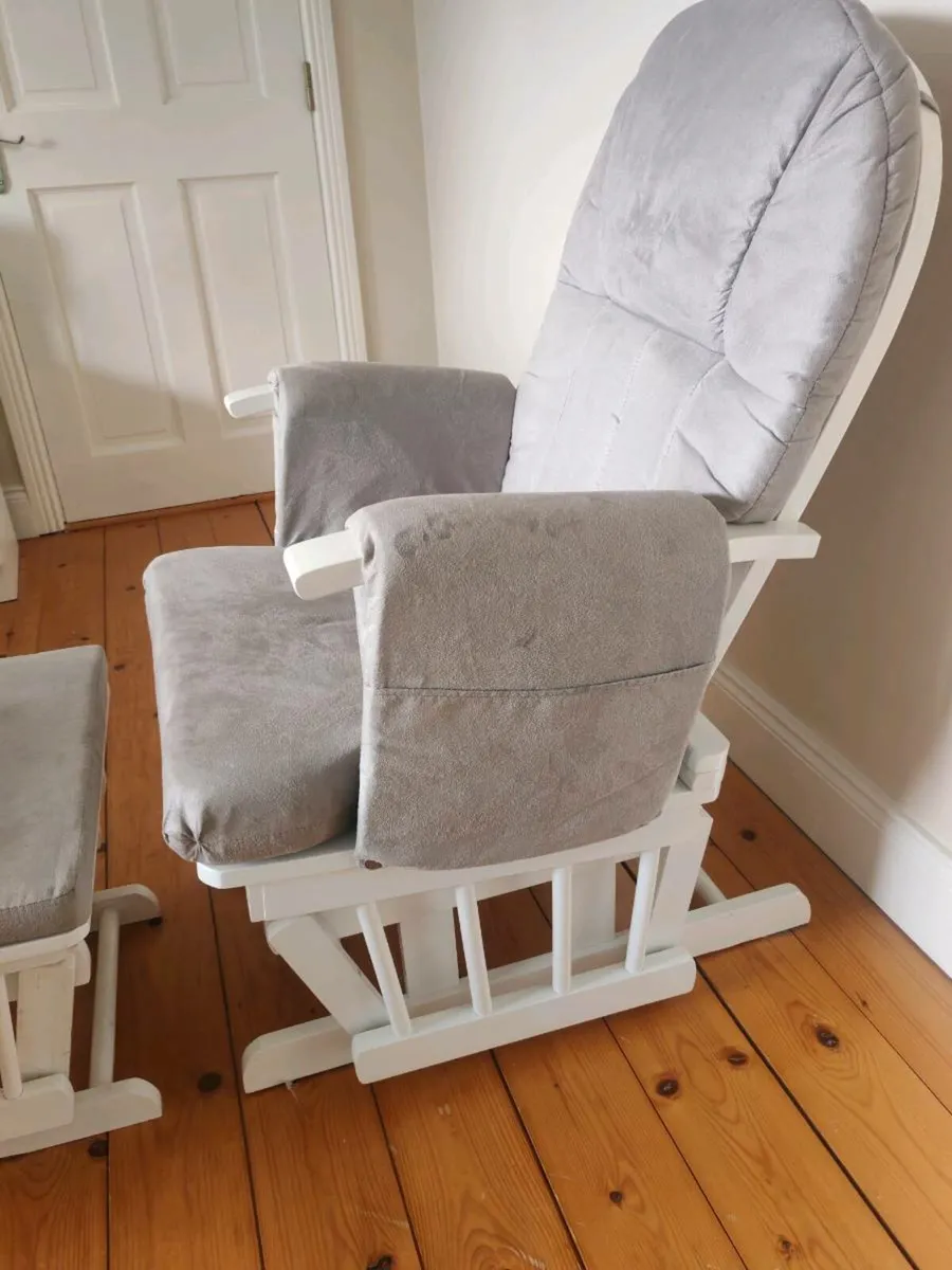 Nursery chair/glider - Image 2