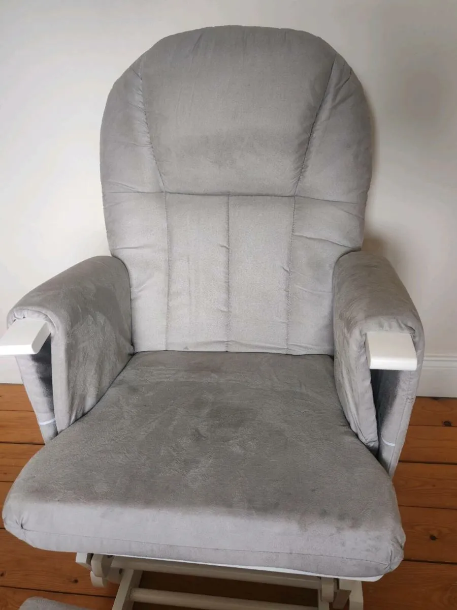 Nursery chair/glider - Image 3
