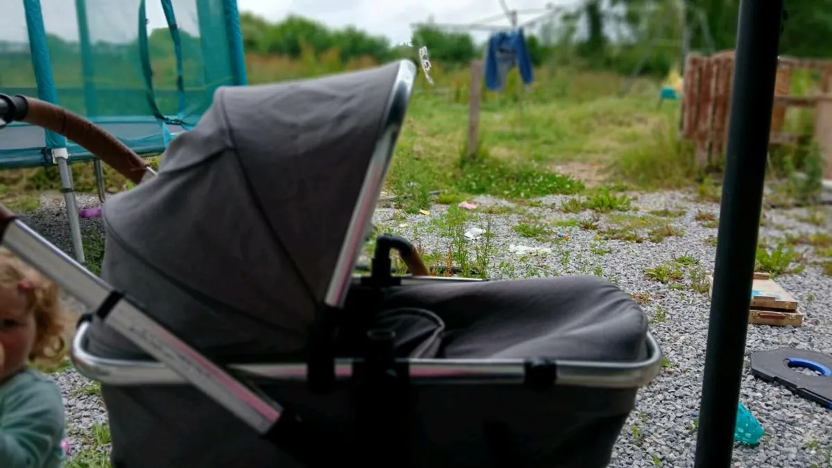 Panorama XT buggy and car seatgood condition - Image 2