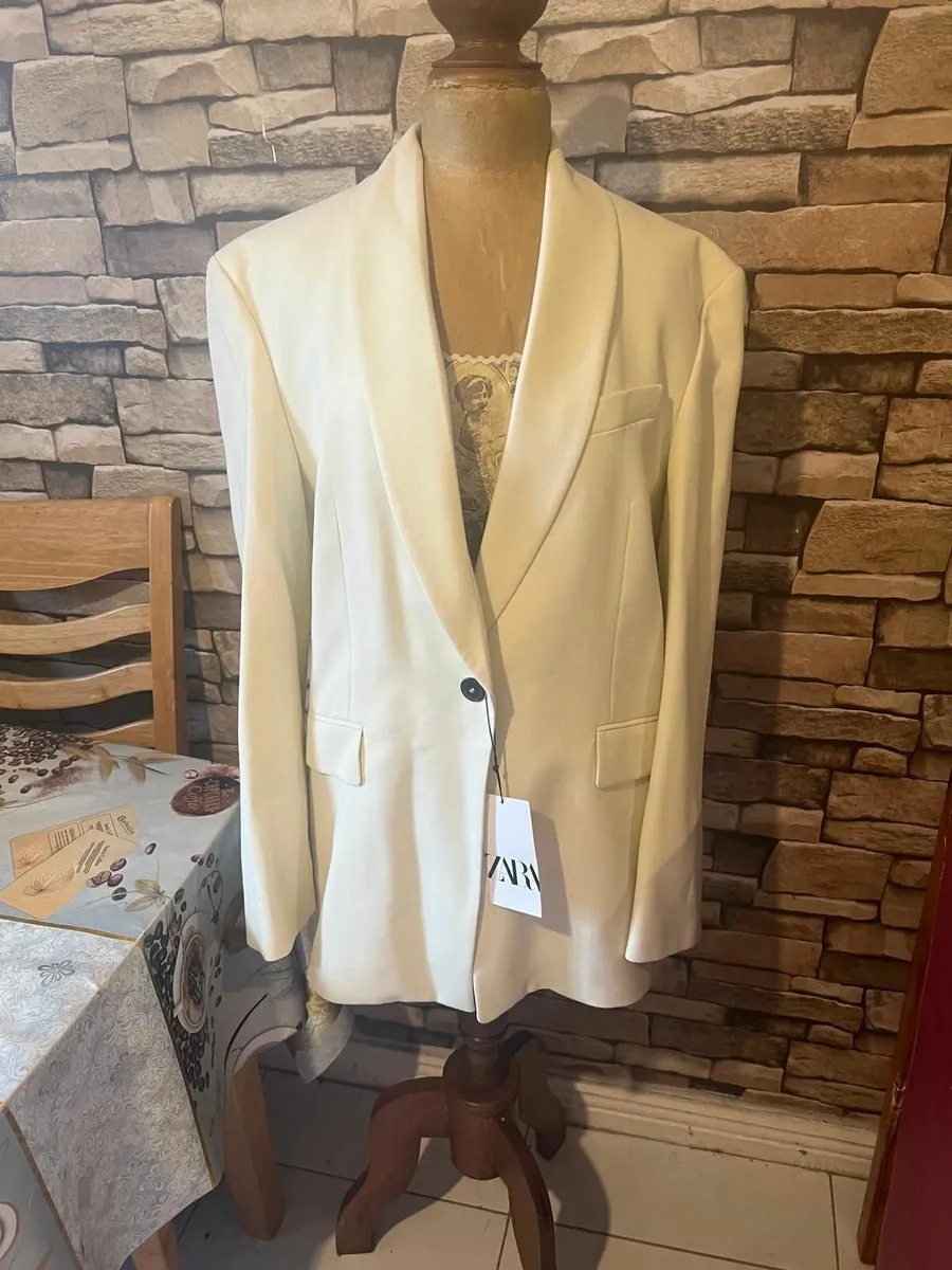 ZARA  CLOTHING - Image 1