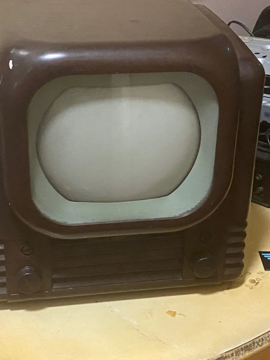 Vintage television - Image 1