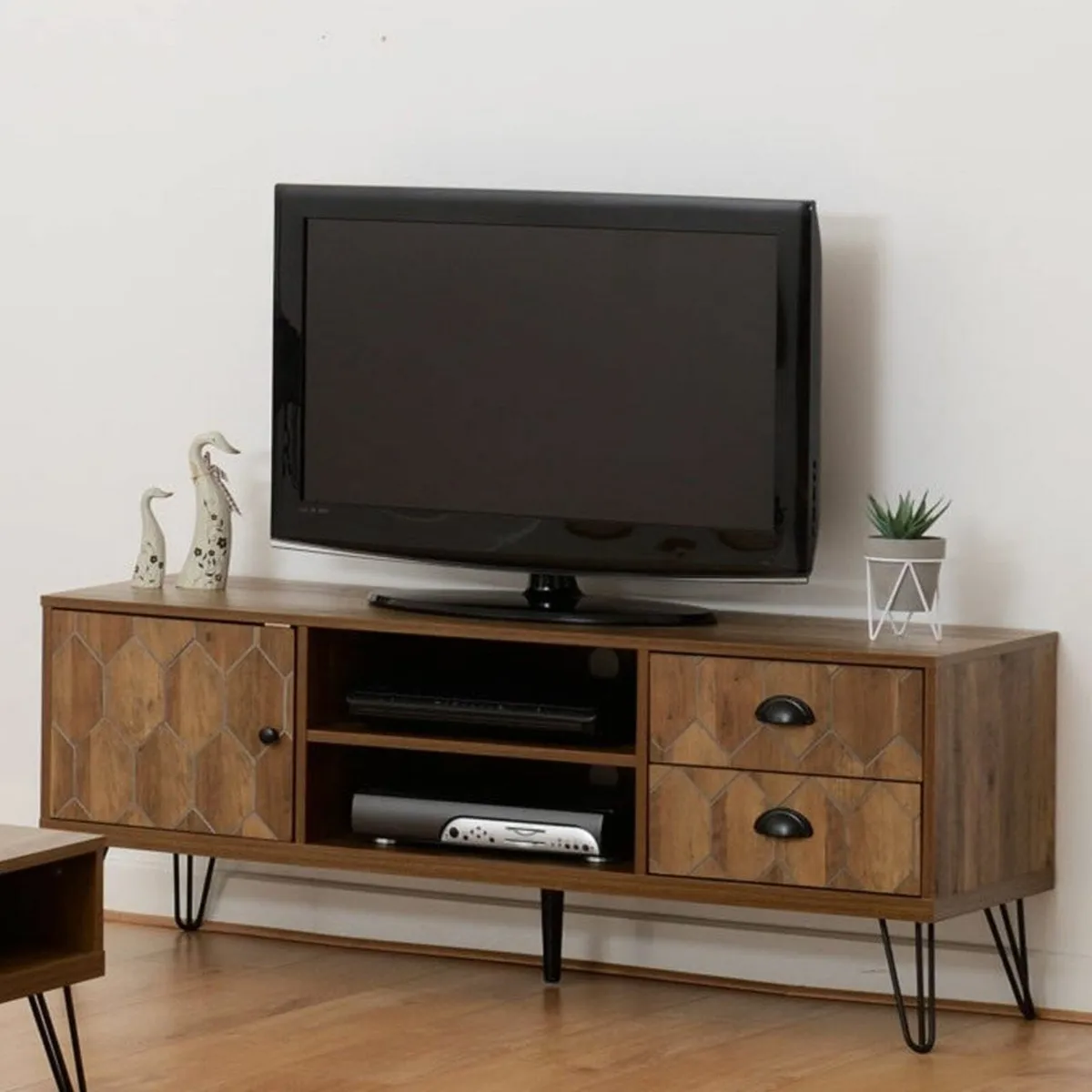 LIVING ROOM FURNITURE - Image 4