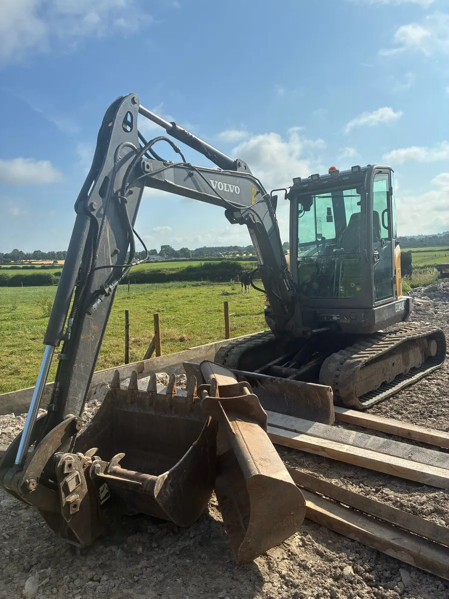 5 ton digger - Image 1
