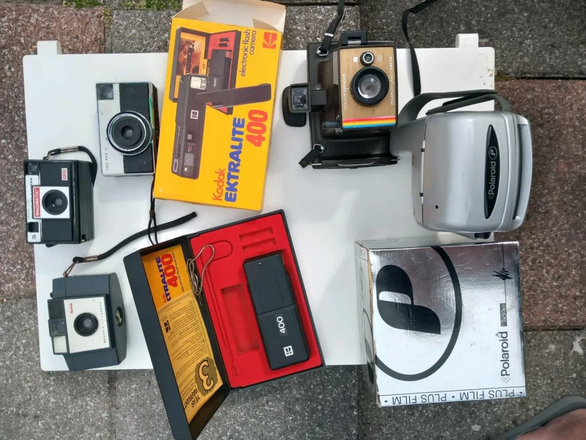 Old cameras - Image 1