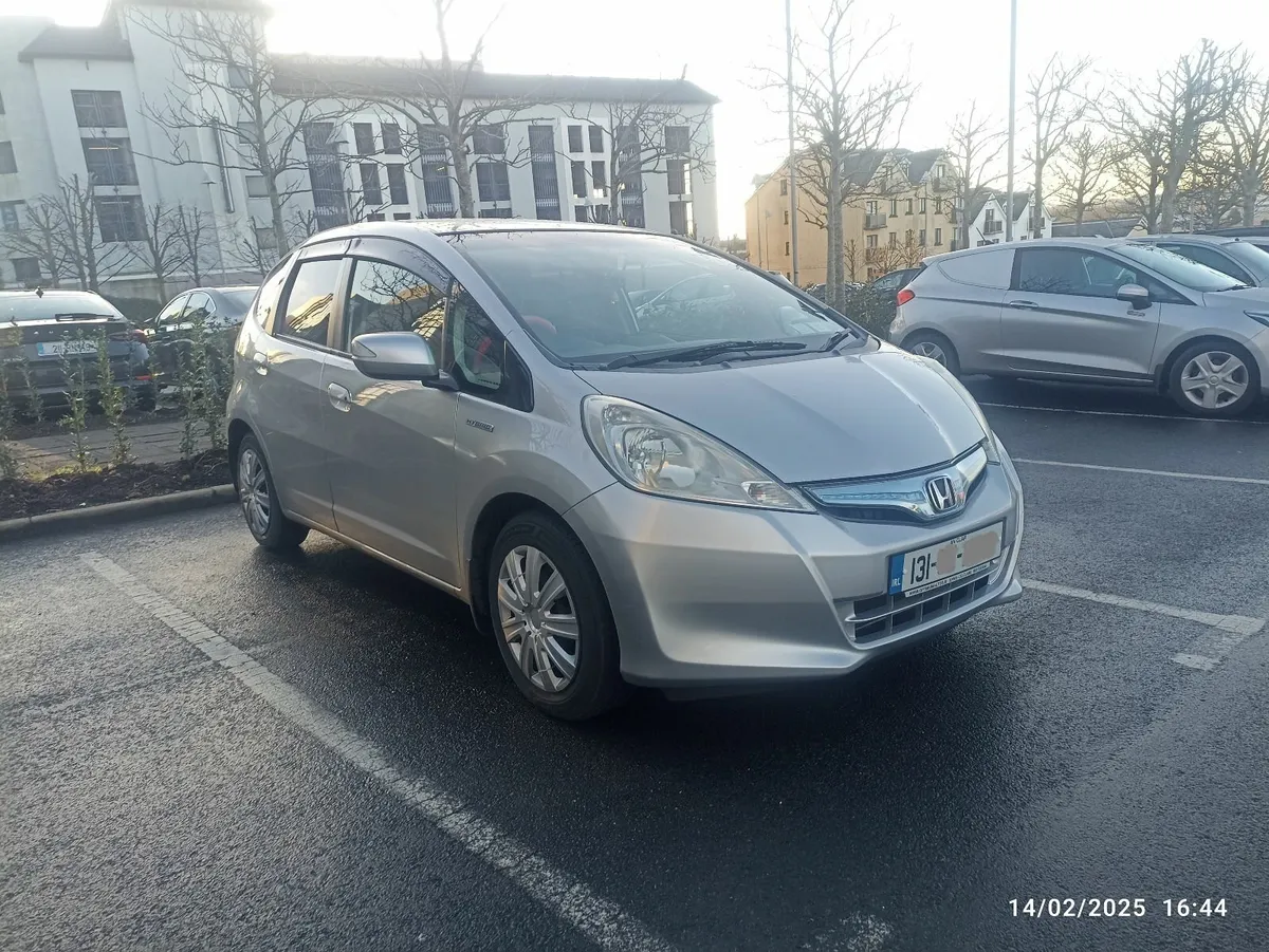Honda Fit 2013, Hybrid, automatic, mint - Image 1