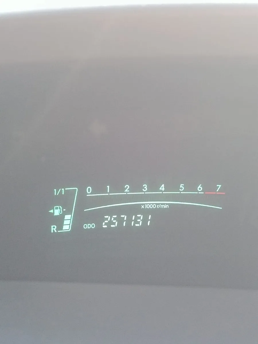 Toyota Yaris 2006 - Image 2