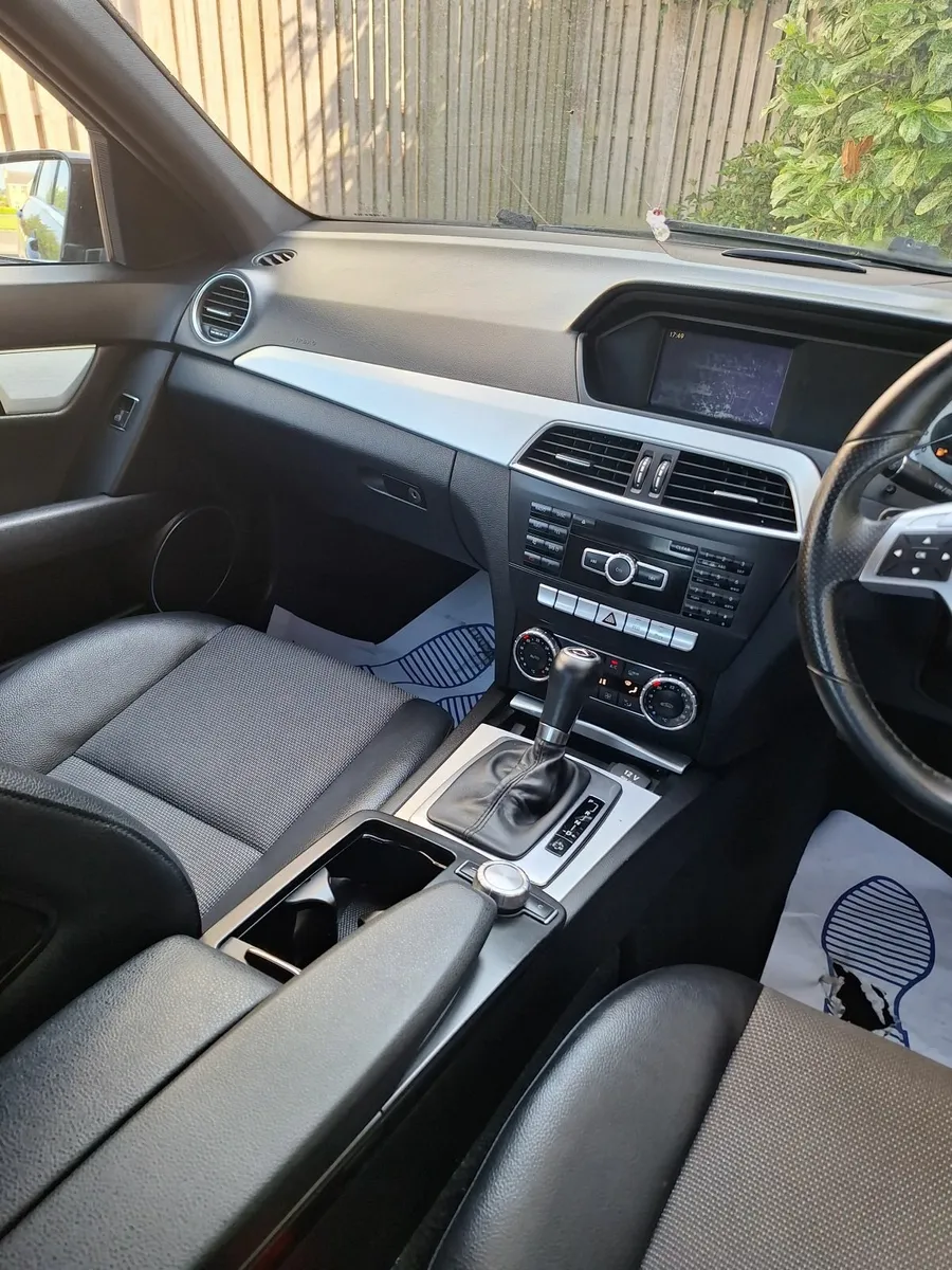 Mercedes-Benz C-Class CD220 AMG - Image 2