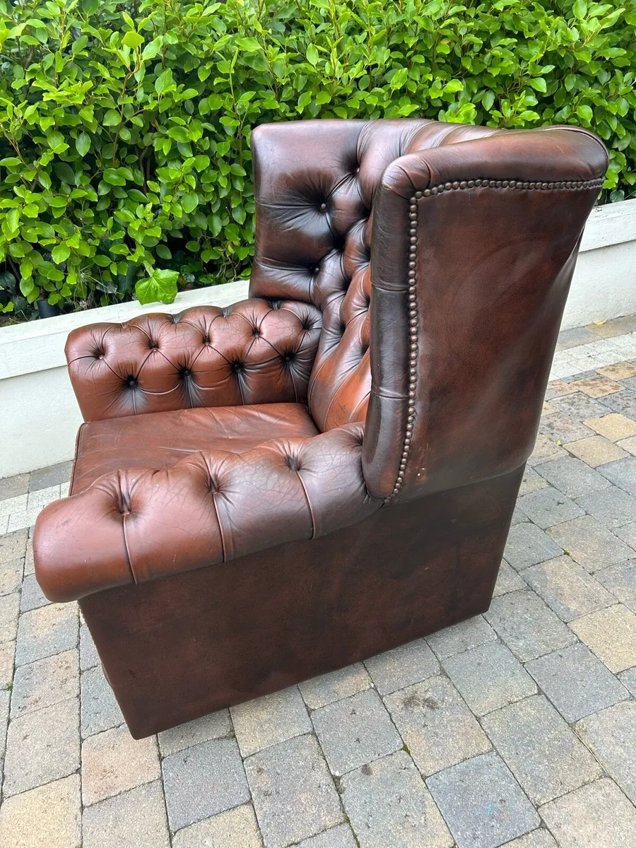 Antique real leather chestnut chesterfield chair - Image 4