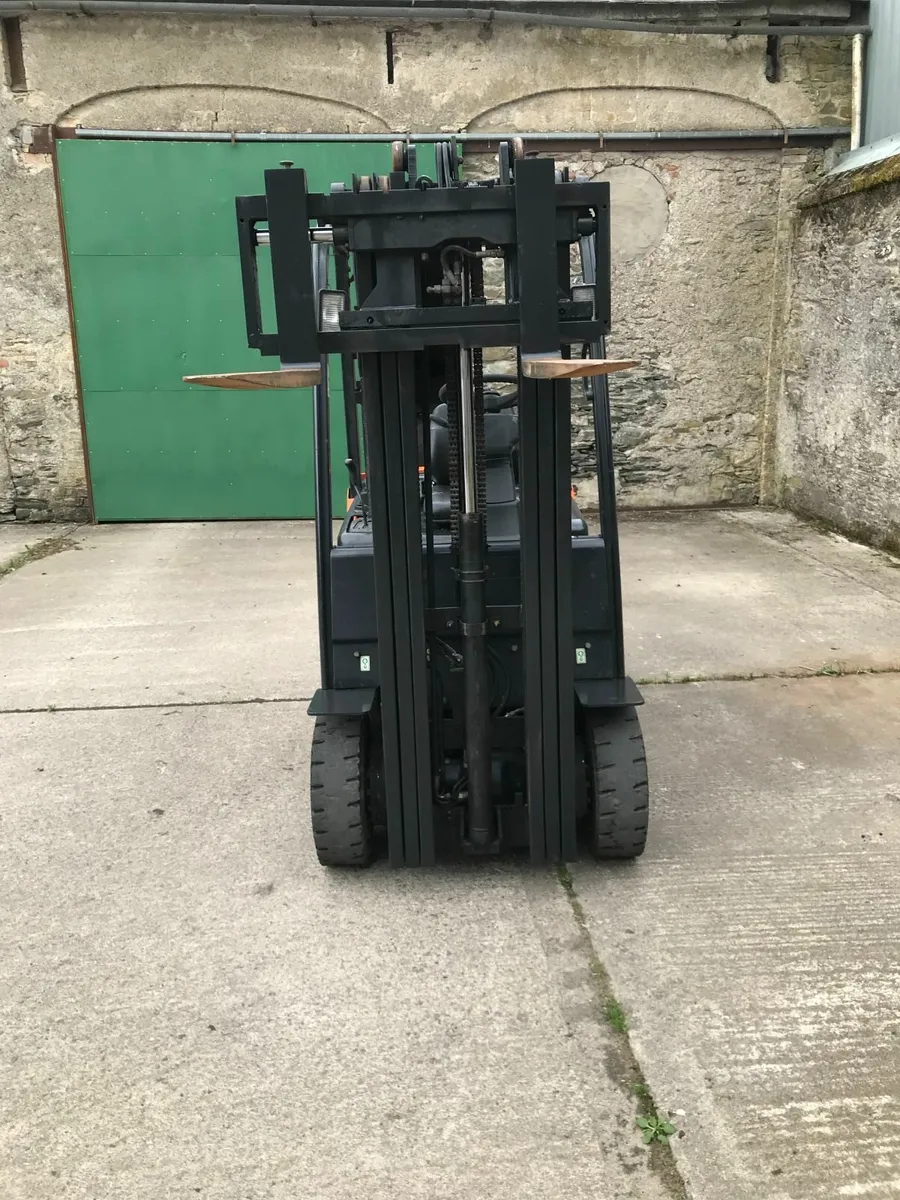Forklift - Image 3