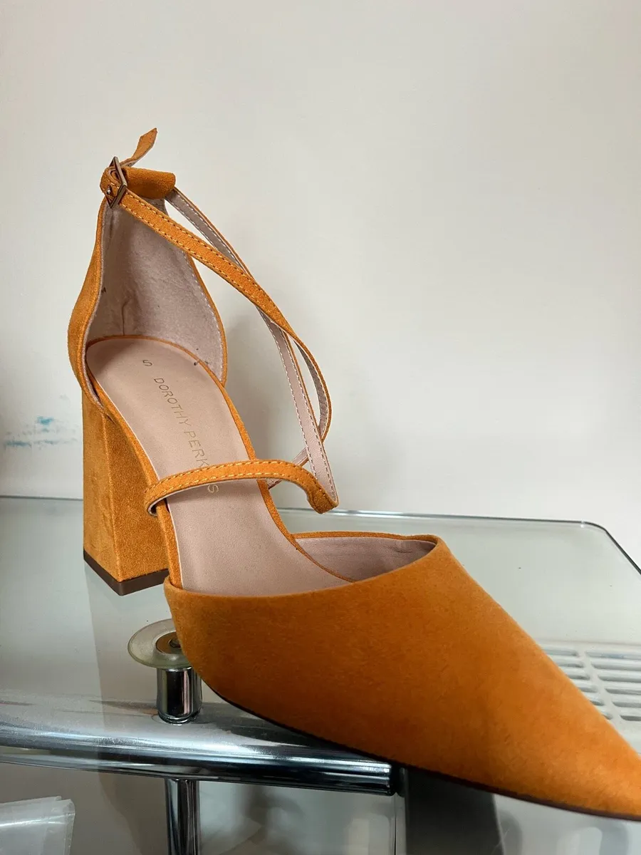 Mustard suede shoes never wore - Image 3