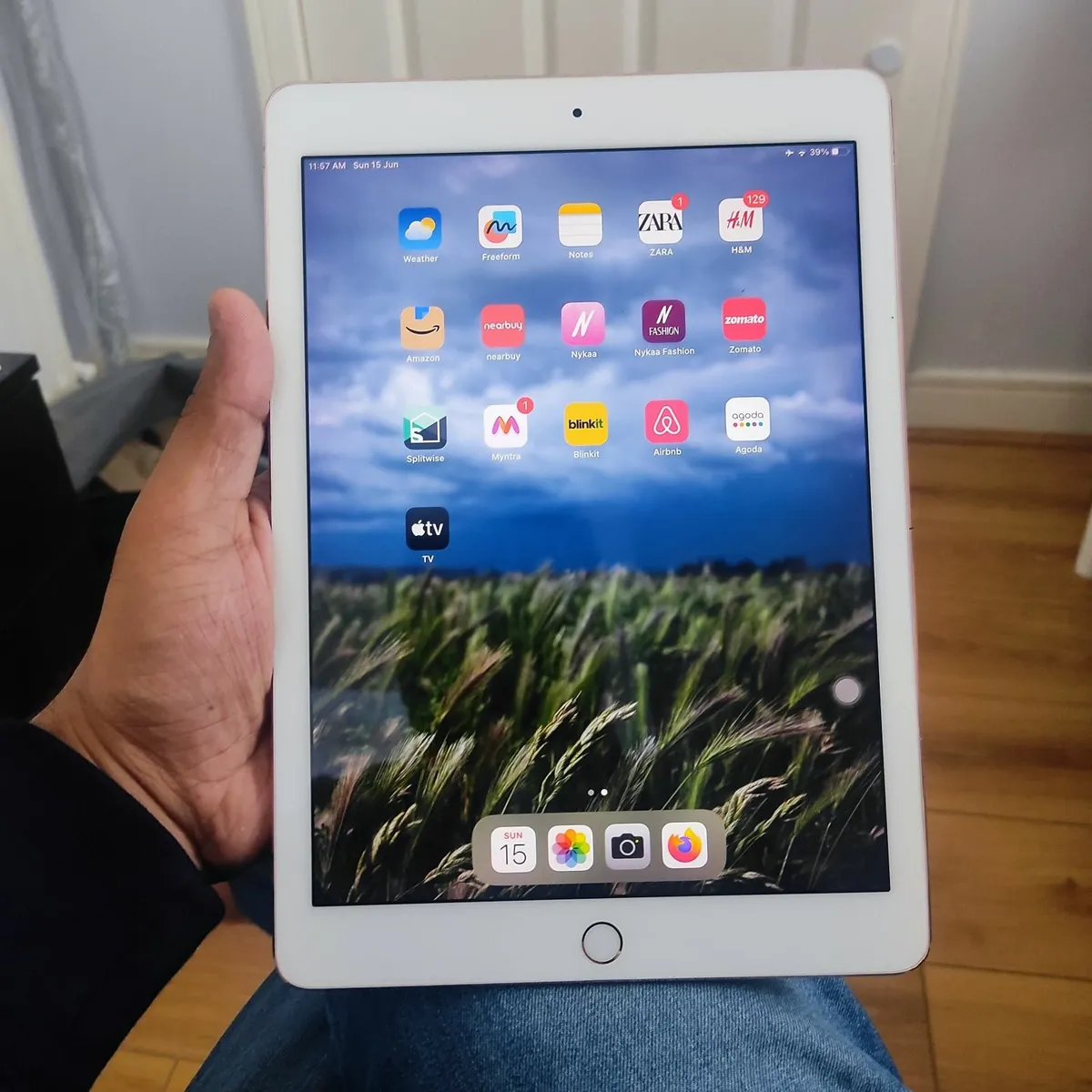 iPad Pro 10.7 inches - Image 1
