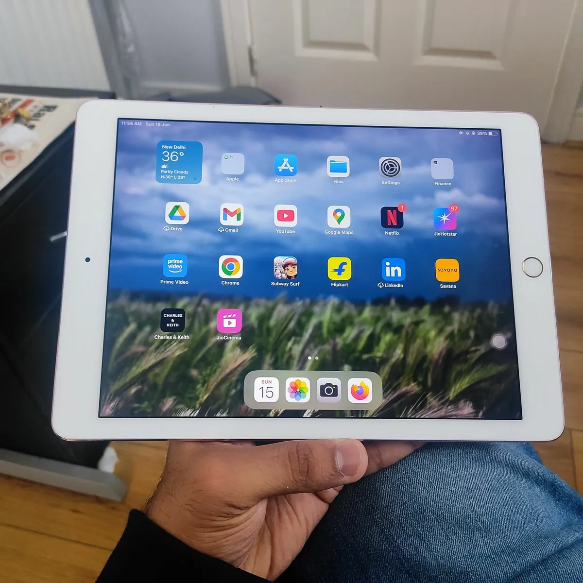 iPad Pro 10.7 inches - Image 3