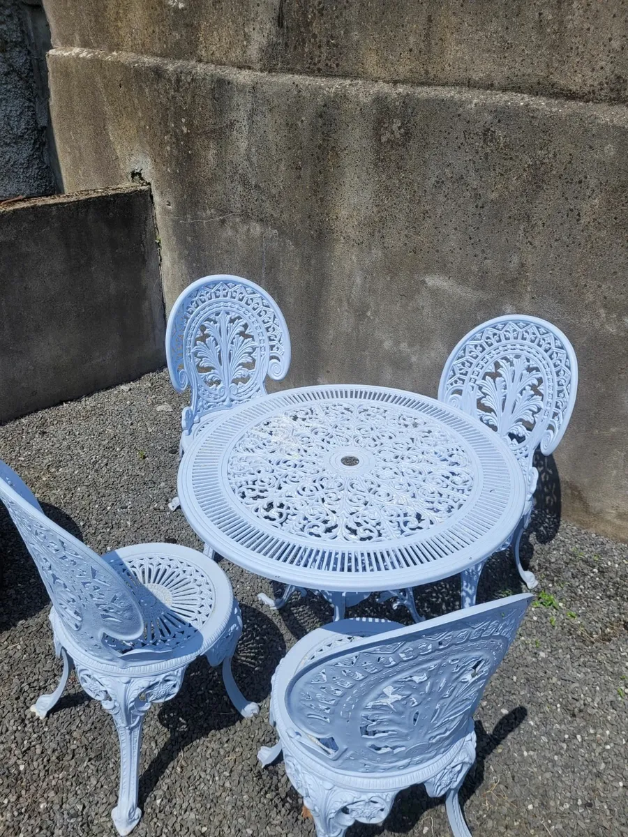 Garden Furniture - Image 1