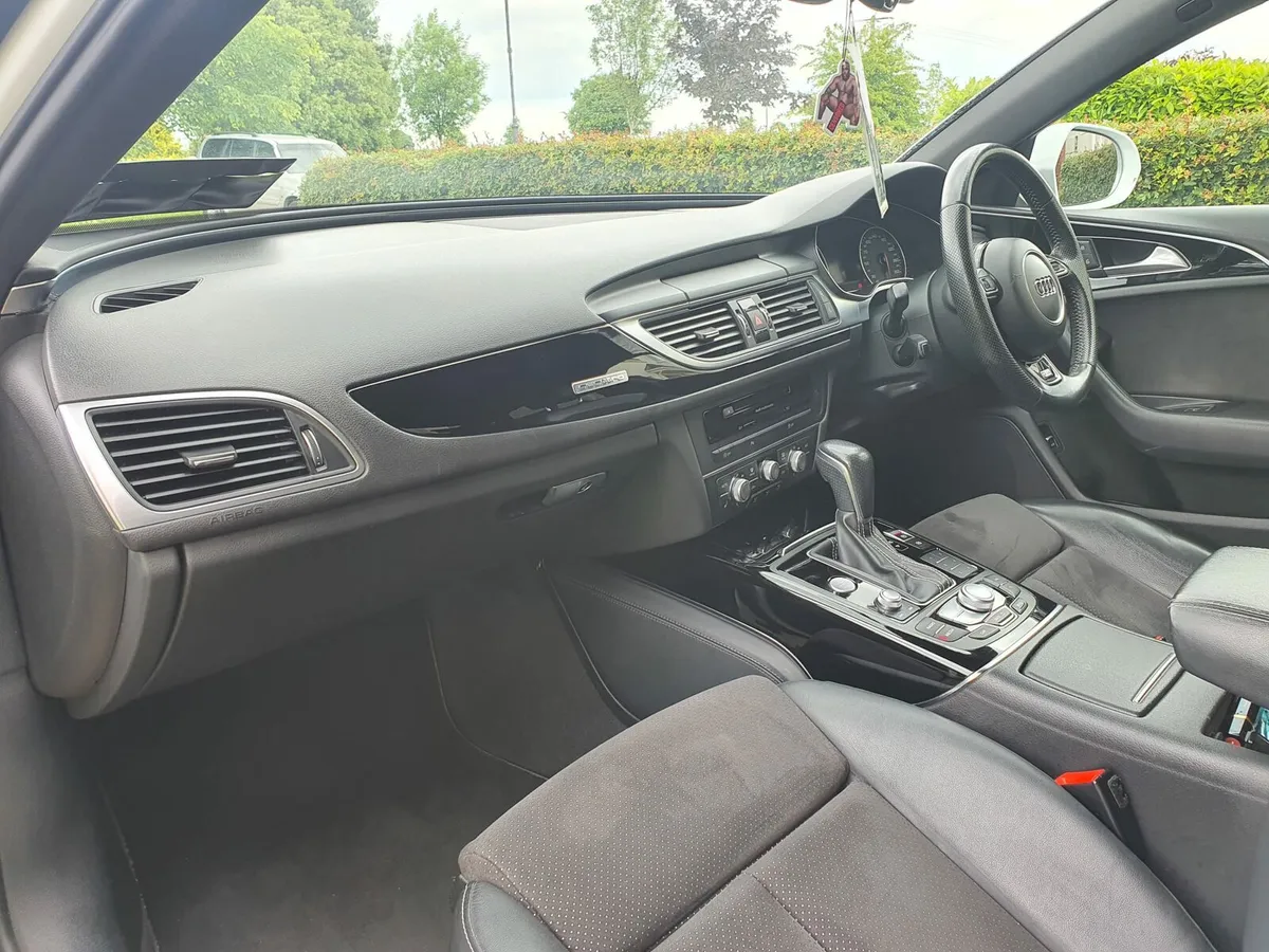 Audi A6 c7 black edition quattro - Image 4