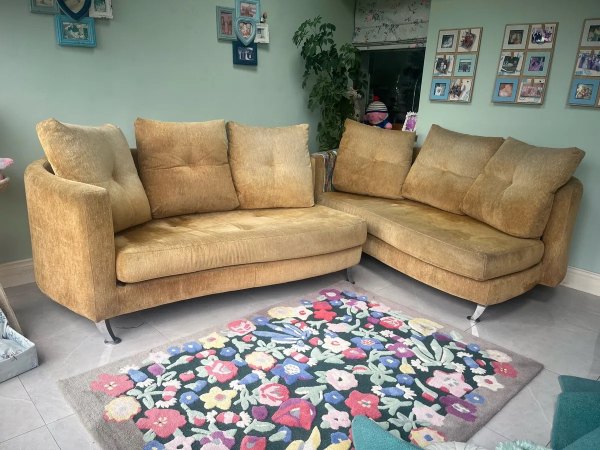 Stylish Sofa - Image 1