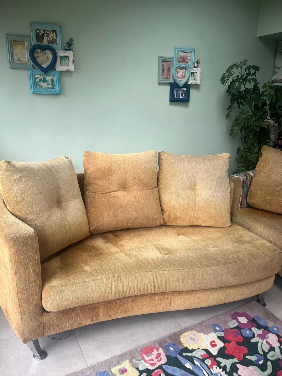 Stylish Sofa - Image 2
