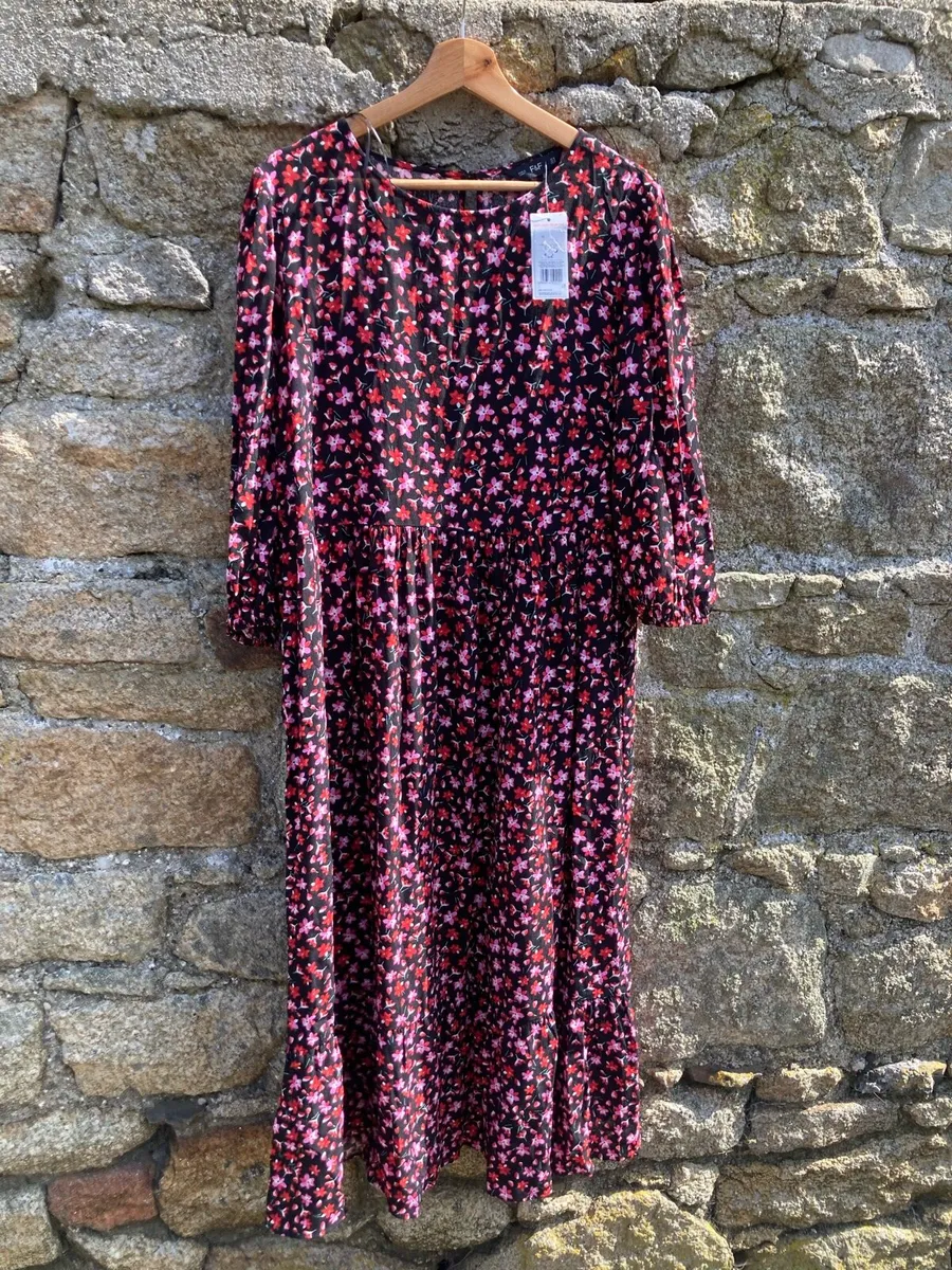 Ladies Dress NEW - Image 3