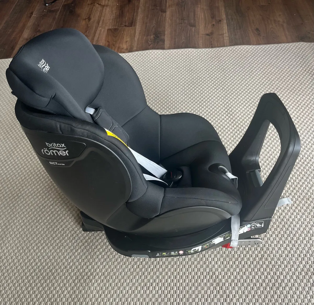 Britax Romer SICT inside with isofix attached - Image 4