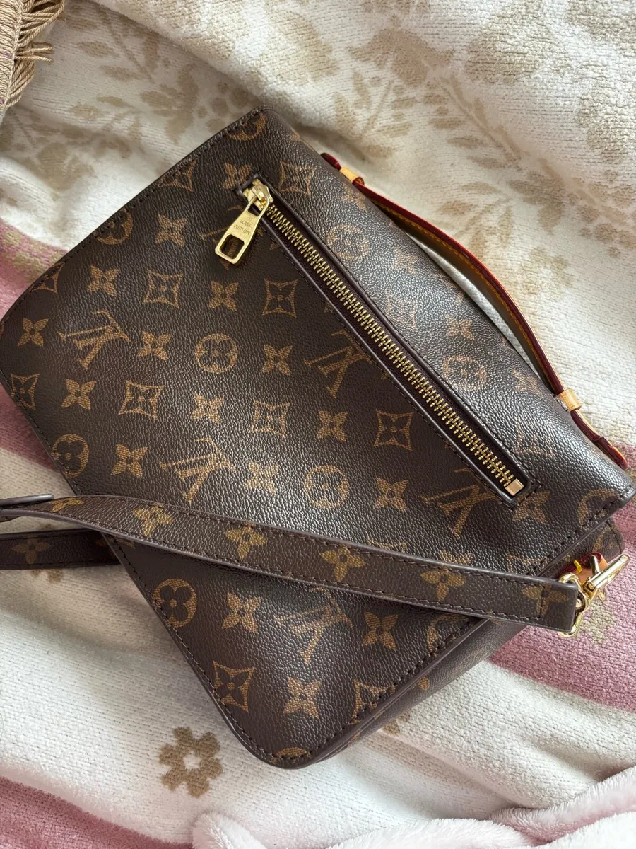 LV bag - Image 2
