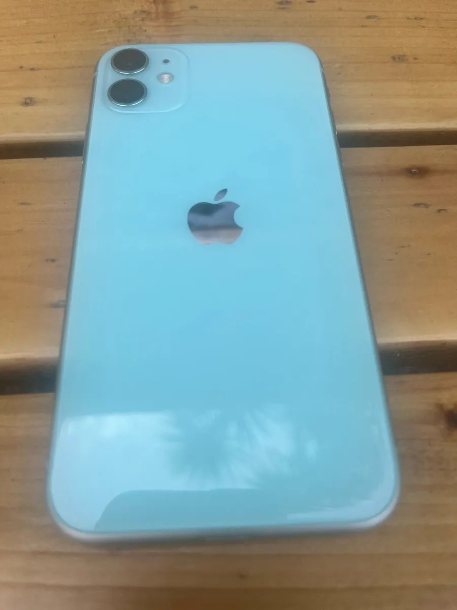 iPhone 11 - Image 2