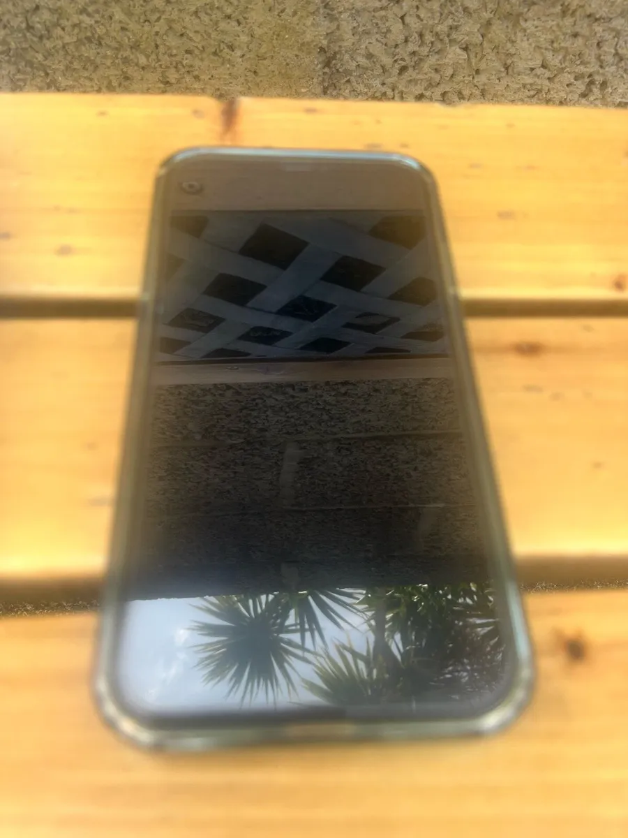 iPhone 11 - Image 4