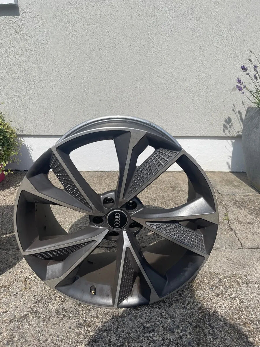 Audi 19inch car alloys - want gone - Image 1