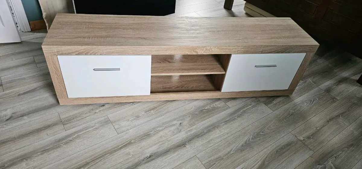 Tv stand - Image 1