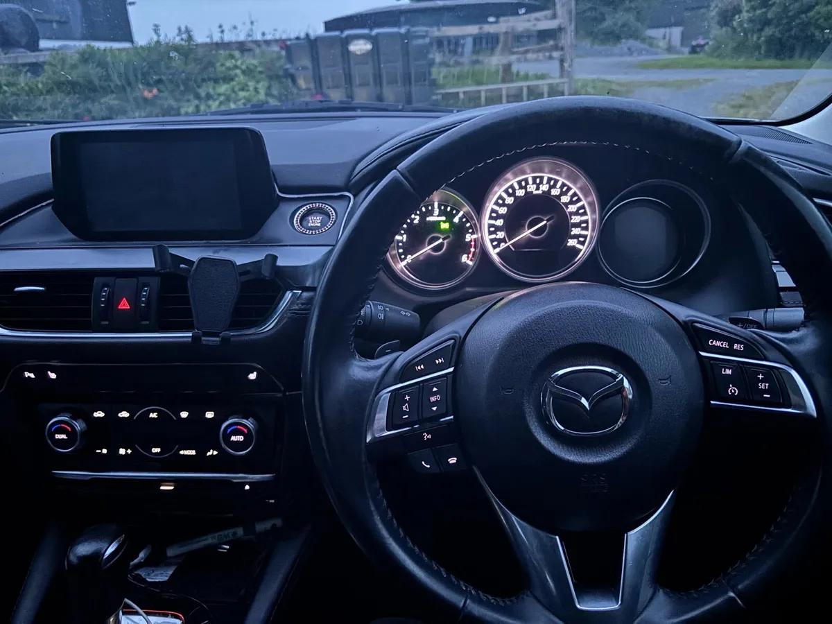 Mazda 6 2.2D automatic - Image 4