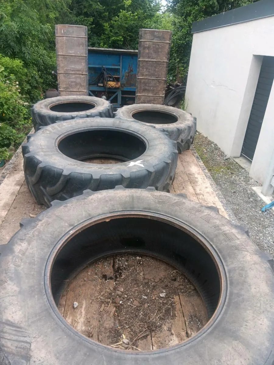 Tractor tyre's