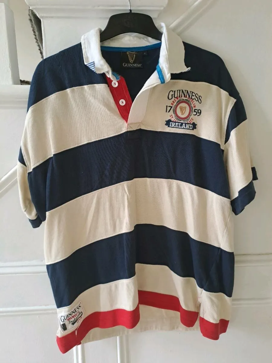 Guiness rugby top Size M - Image 1