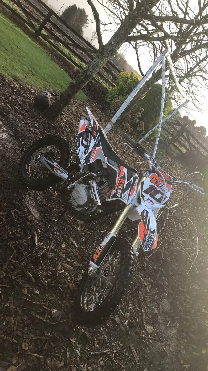 10Ten dirtbike - Image 1