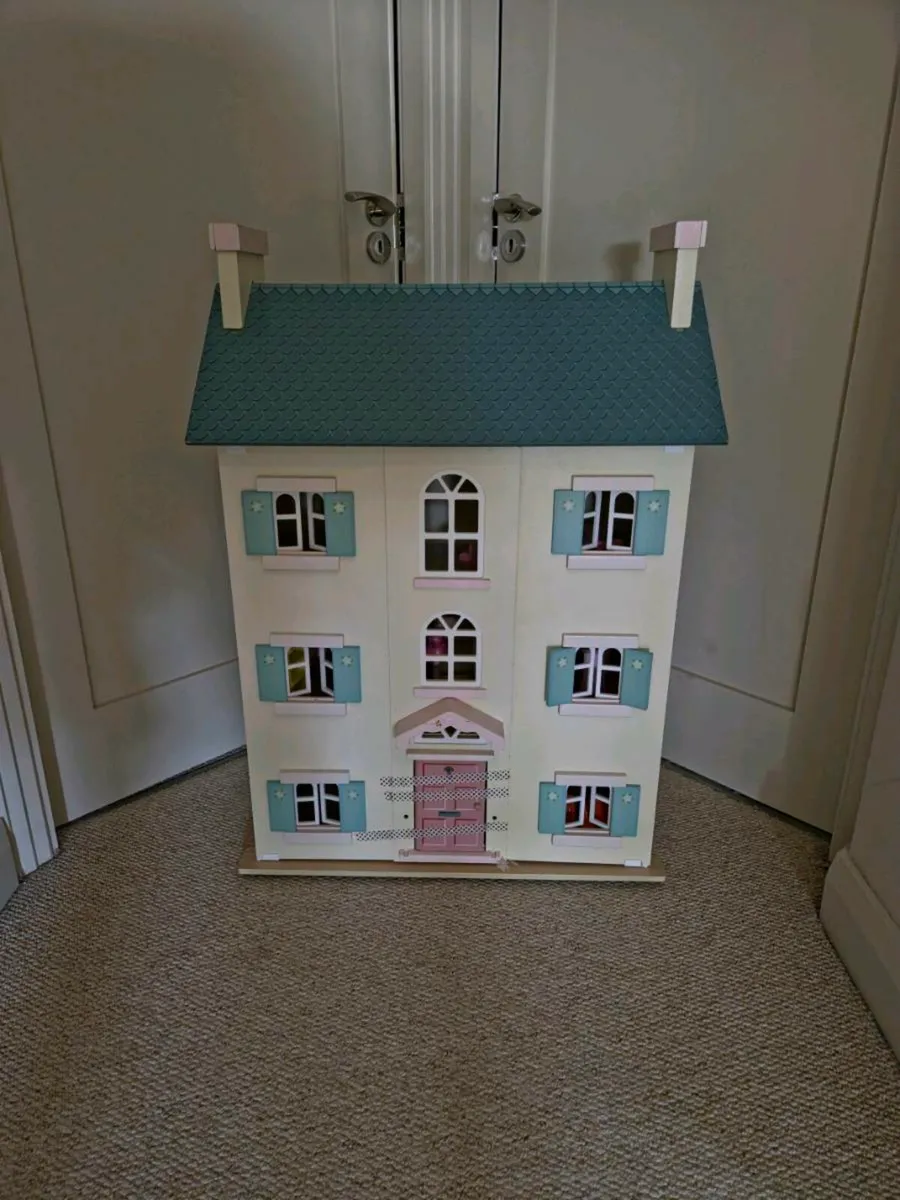 Dolls house - Image 1