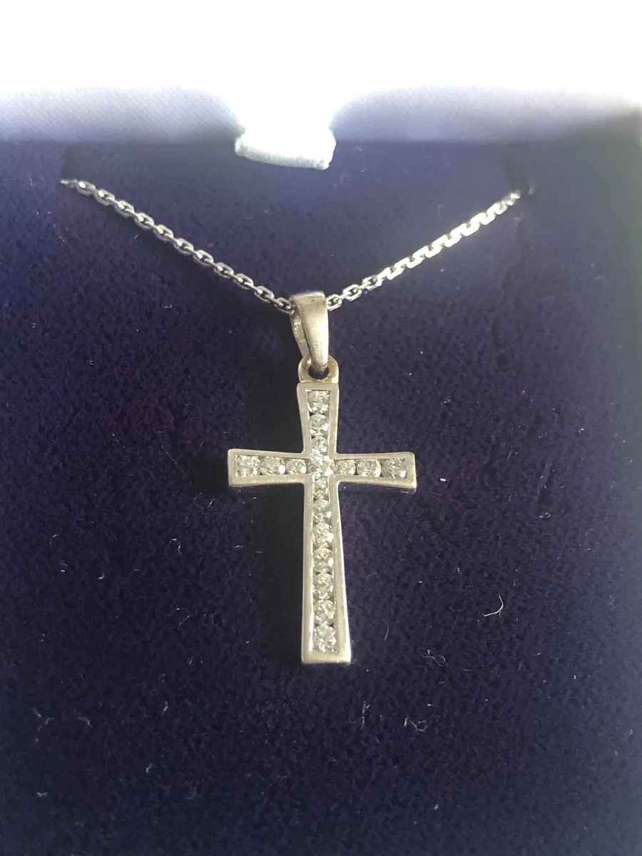 White gold cross & chain - Image 2