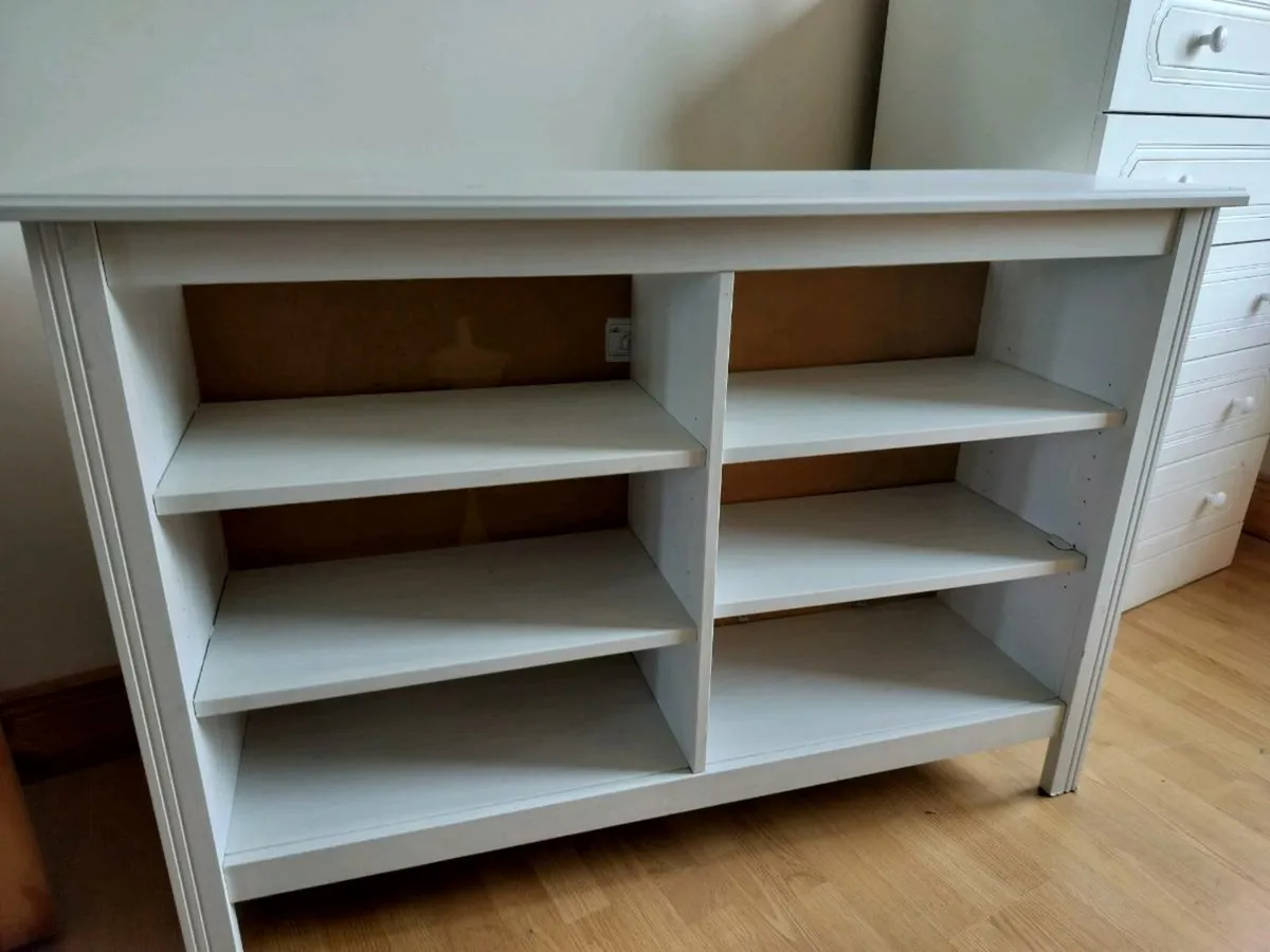Book shelf - Image 1