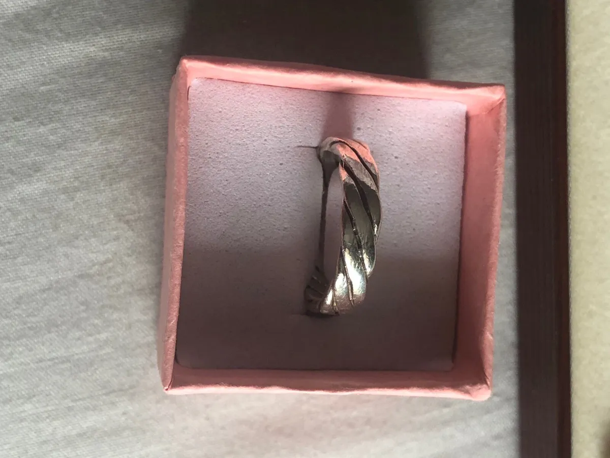 Silver ring - Image 1