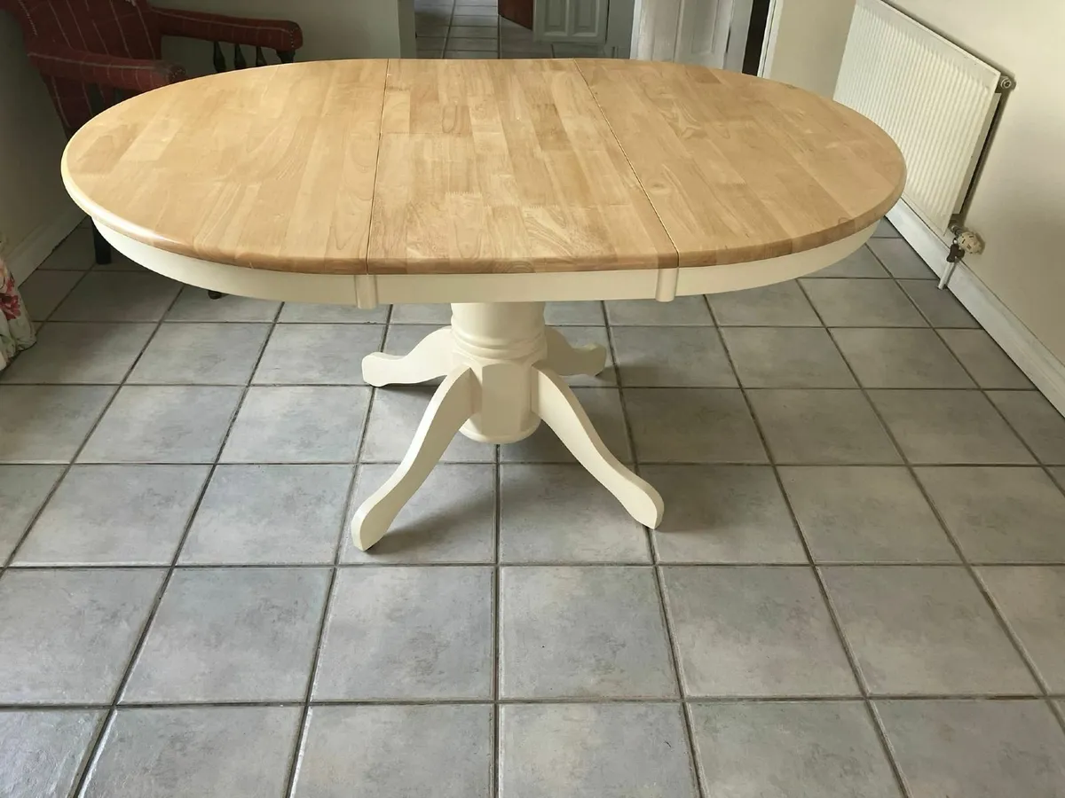 Dining table - Image 1