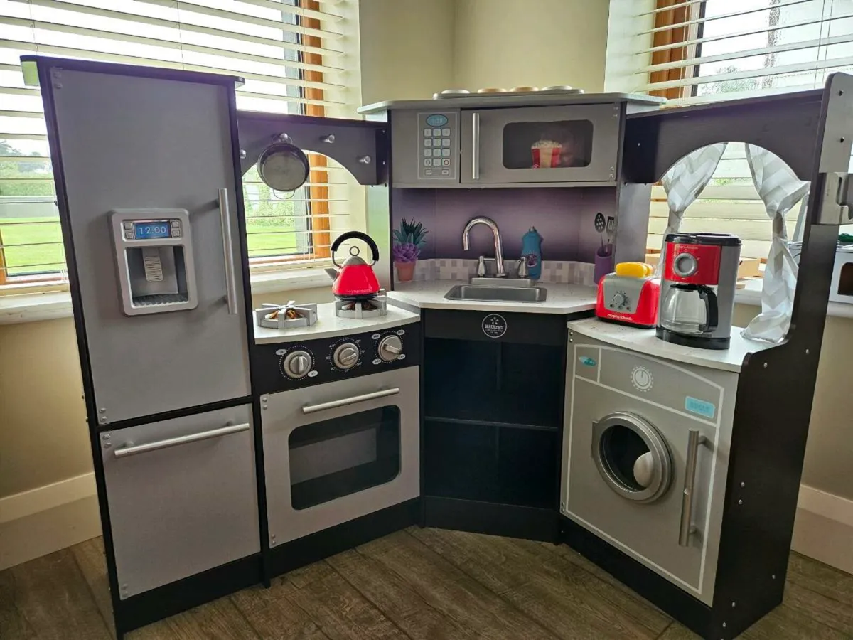 Toy  Kitchen - Image 1