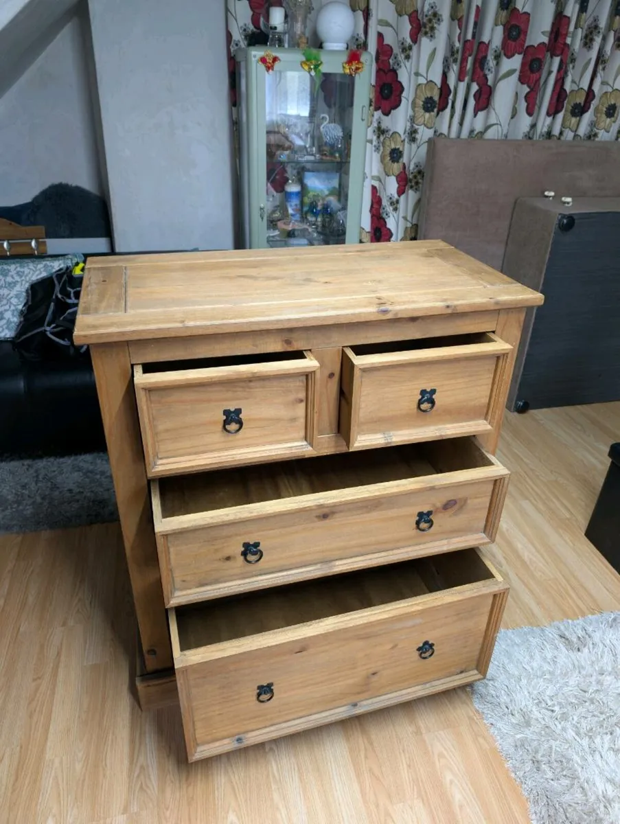 Gest of drawers - Image 2