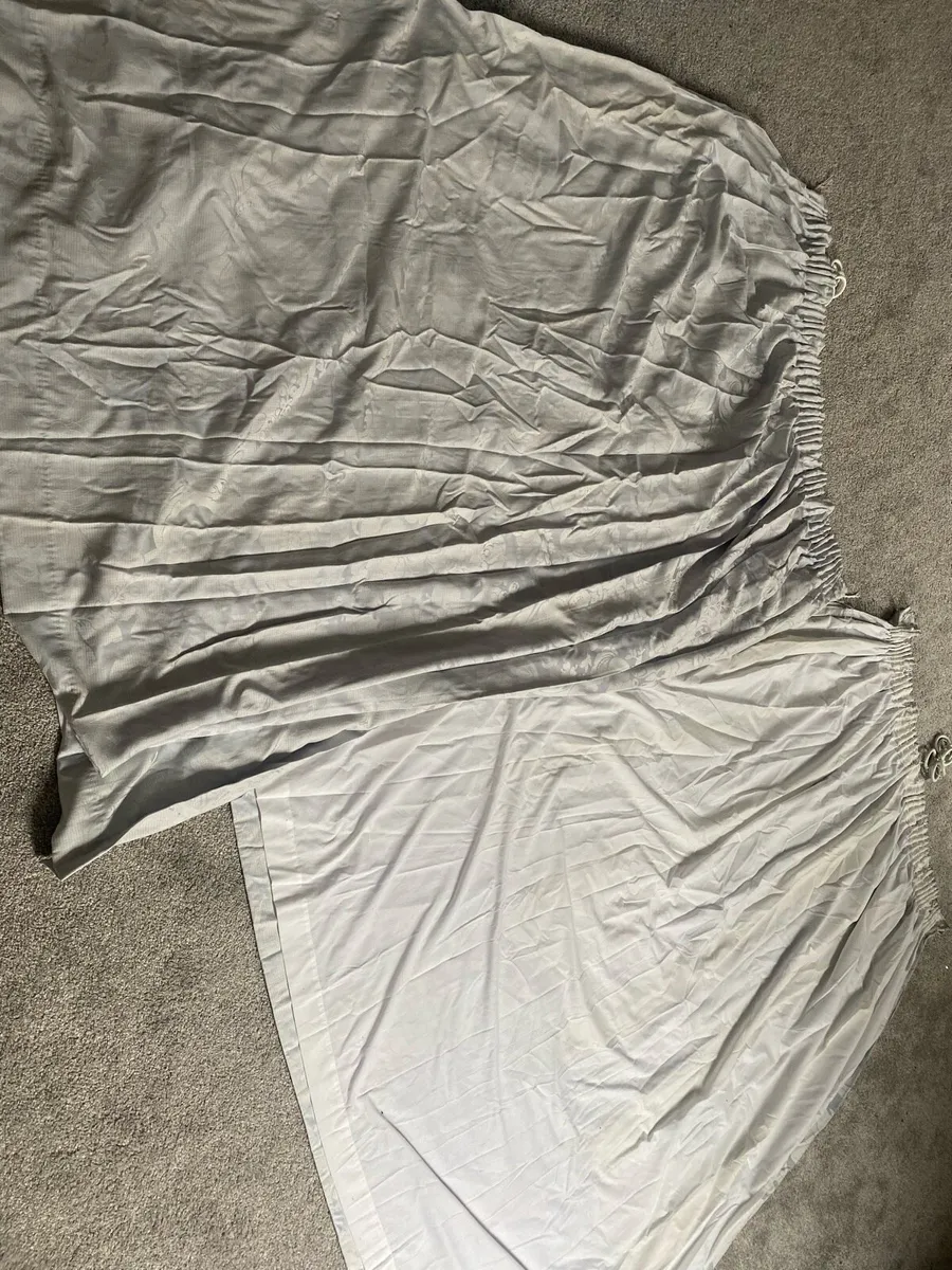 Bedeck Curtains and matching duvet cover - Image 4