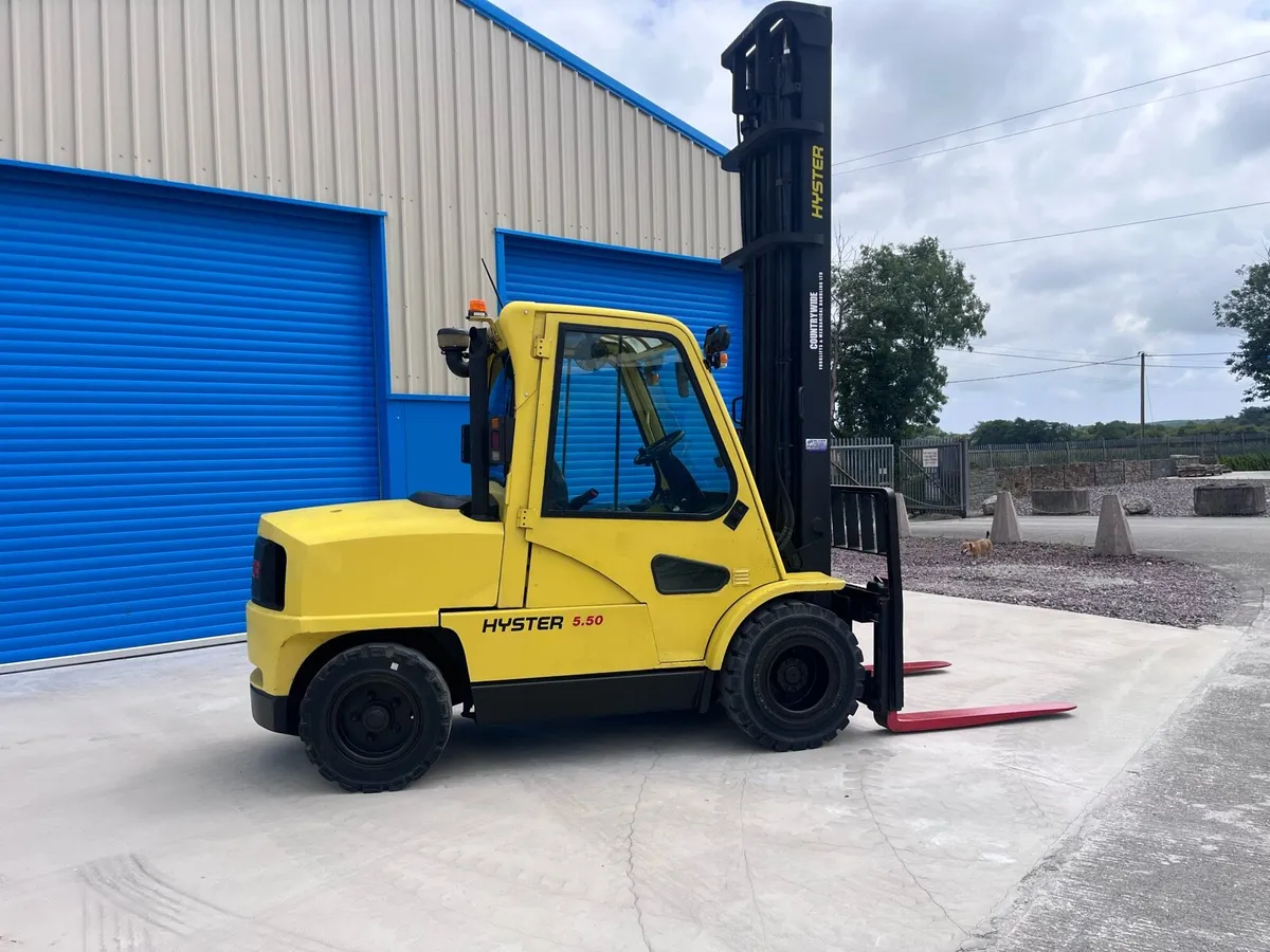 Forklift - Image 2