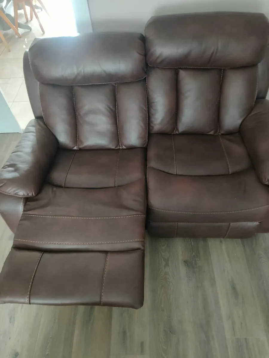 Pu leather recliner sofa 2 seater and 3 seater - Image 2