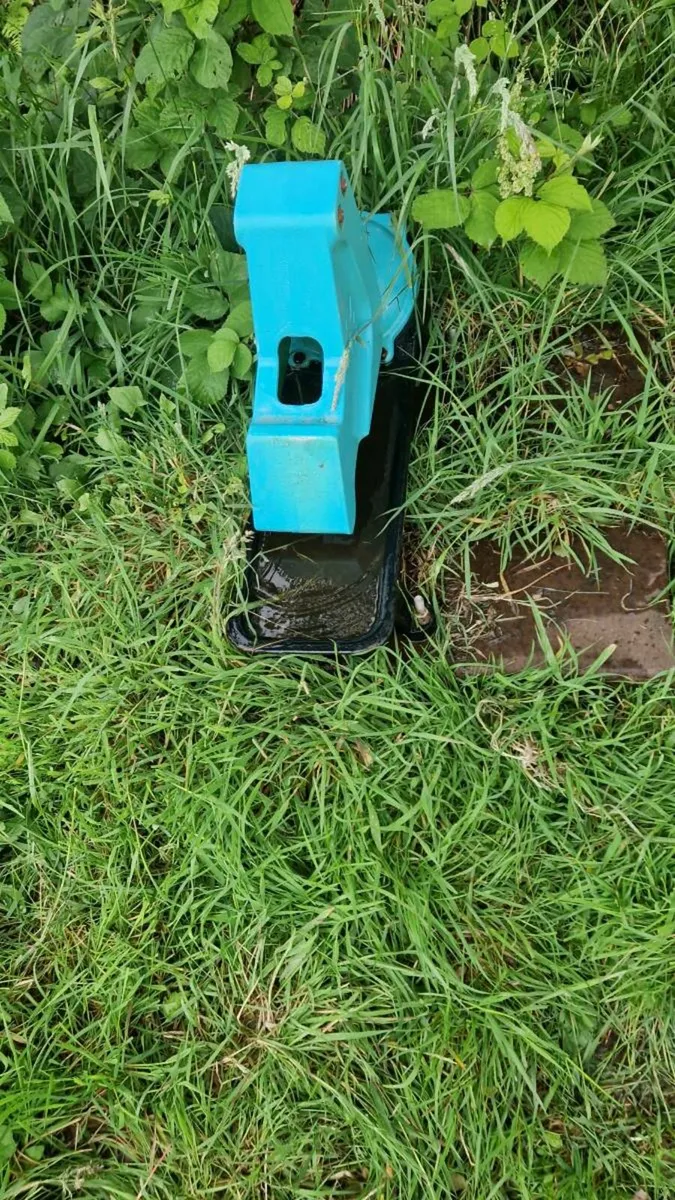 Push pump water trough - Image 3