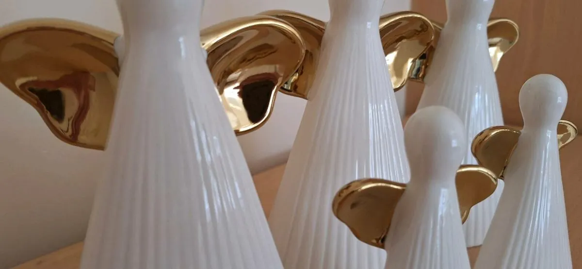 Francis Brennan set of 5 Porcelain Angels - Image 2