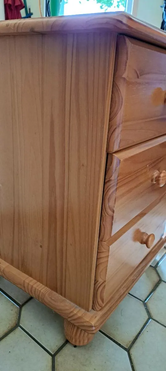 Bedroom locker - Image 3