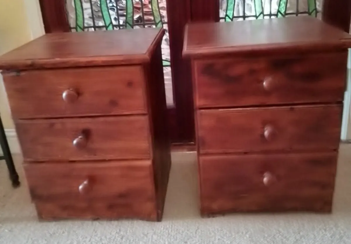 2 Bedside Lockers