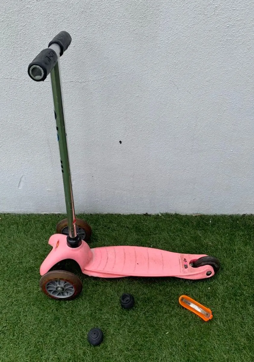 Mini Micro Scooter & Free Micro Scooter Hand Warmers - Image 1