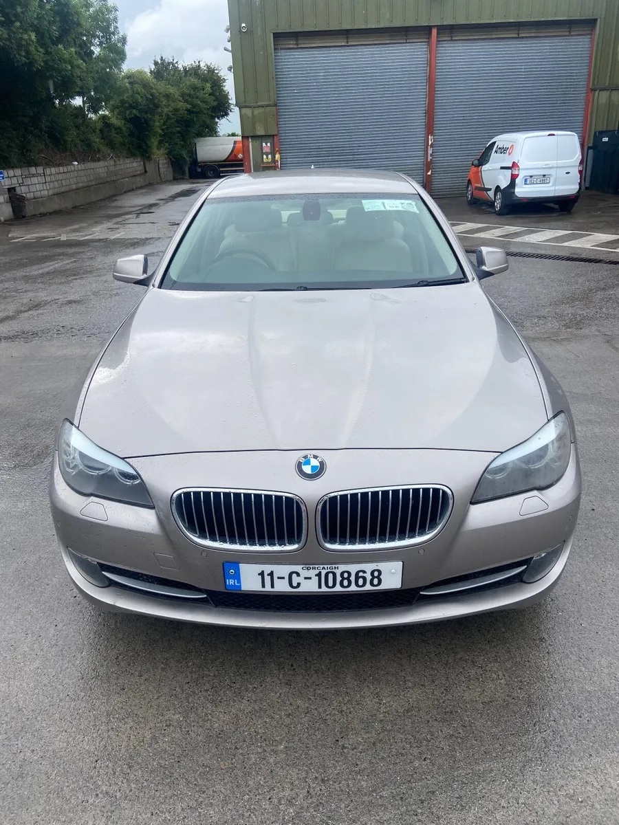 BMW 5-Series 2011 - Image 1