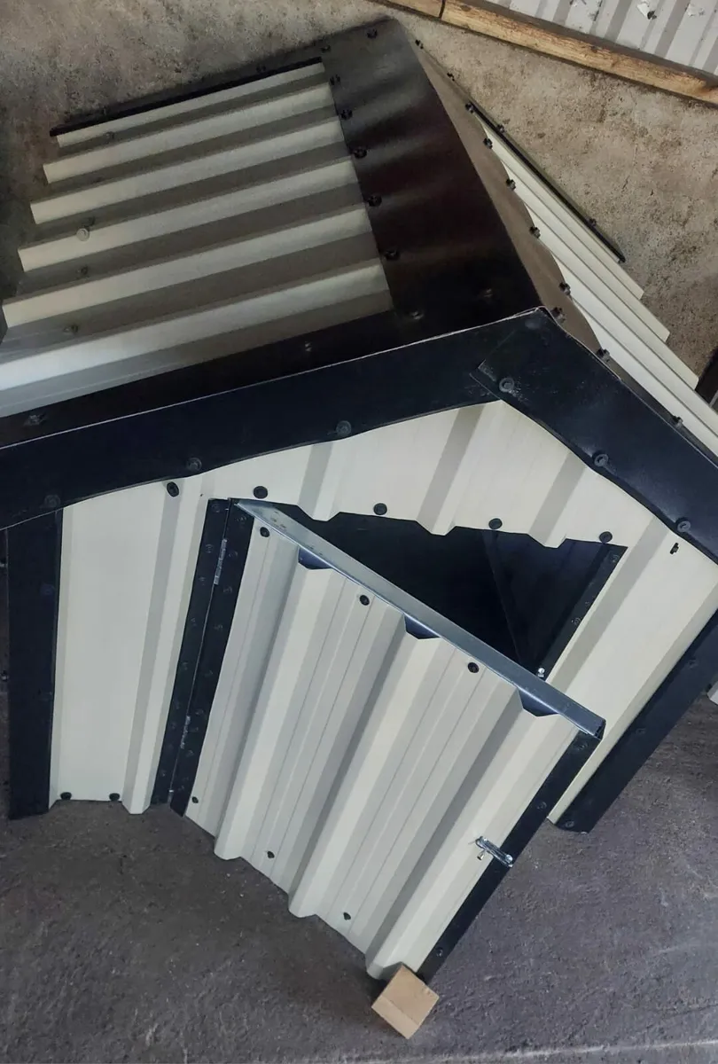 Heavy duty steel framed largel dog house - Image 4